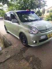 Toyota Sienta 2010 Green for sale