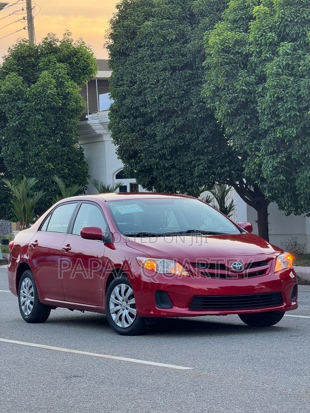 Toyota Corolla LE Special Edition 4dr Sedan (1.8L 4cyl 4A) 2013 Red