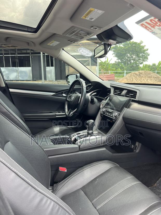 Honda Civic Touring 4dr Sedan (1.5L 4cyl) 2016 Silver