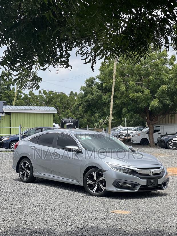 Honda Civic Touring 4dr Sedan (1.5L 4cyl) 2016 Silver