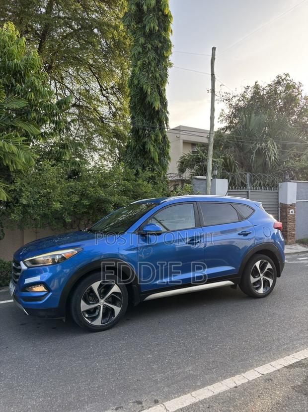 Hyundai Tucson Sport AWD 2017 Blue