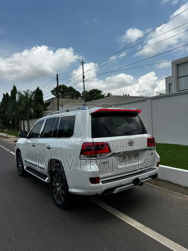 Toyota Land Cruiser 4.0 V6 GX-R 2013 White
