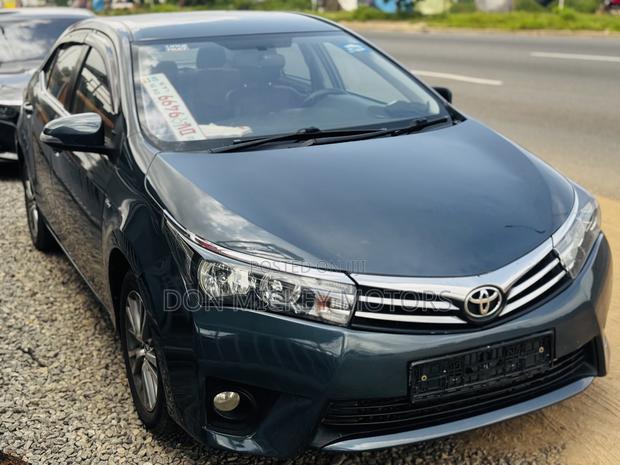 Toyota Corolla Altis 2015 Gray