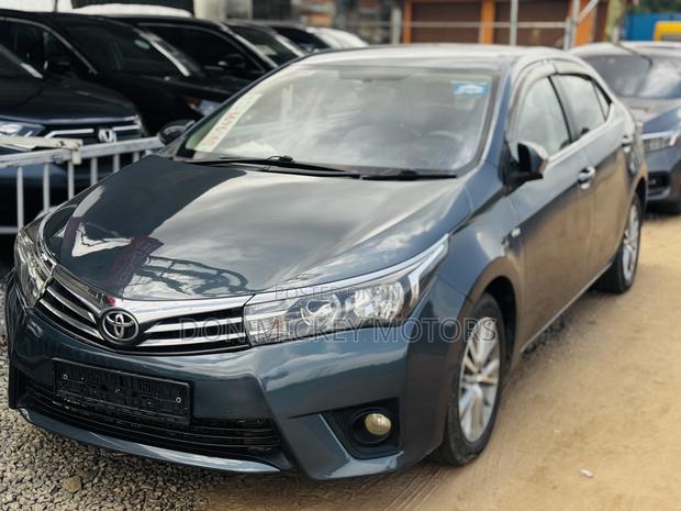 Toyota Corolla Altis 2015 Gray