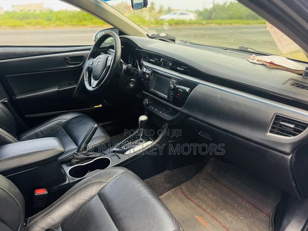 Toyota Corolla Altis 2015 Gray