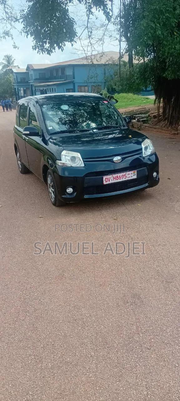 Toyota Sienta 1.5 AWD 2014 Black