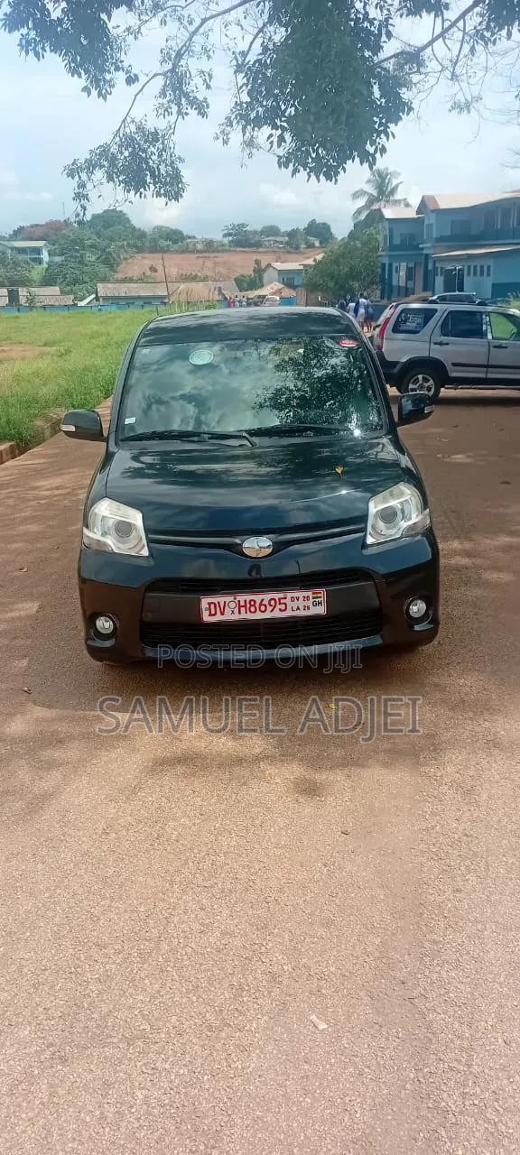 Toyota Sienta 1.5 AWD 2014 Black