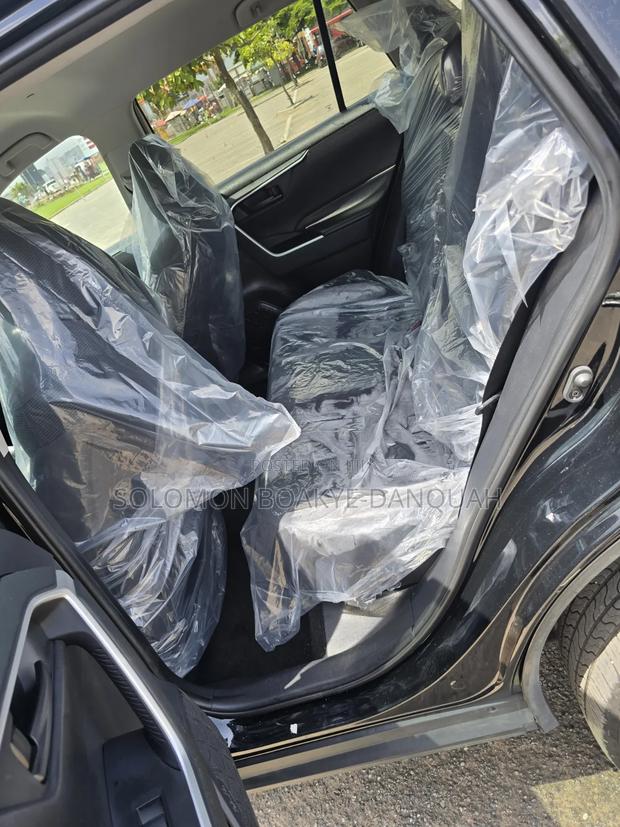 Toyota RAV4 LE AWD 2020 Black