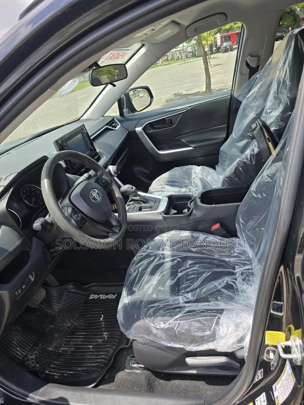 Toyota RAV4 LE AWD 2020 Black