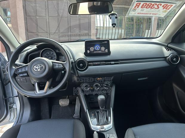 Toyota Yaris 1.5 Sedan L 2020 Silver