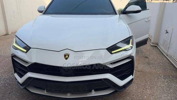Lamborghini Urus 2025 White