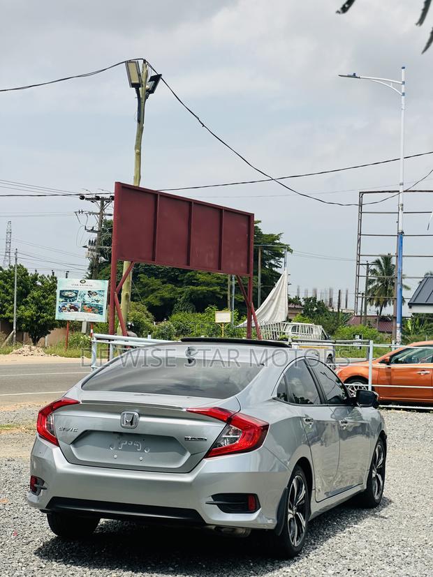 Honda Civic Touring 4dr Sedan (1.5L 4cyl) 2016 Silver