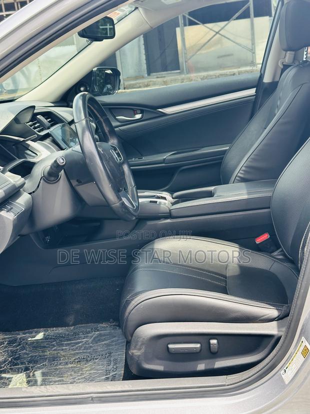 Honda Civic Touring 4dr Sedan (1.5L 4cyl) 2016 Silver
