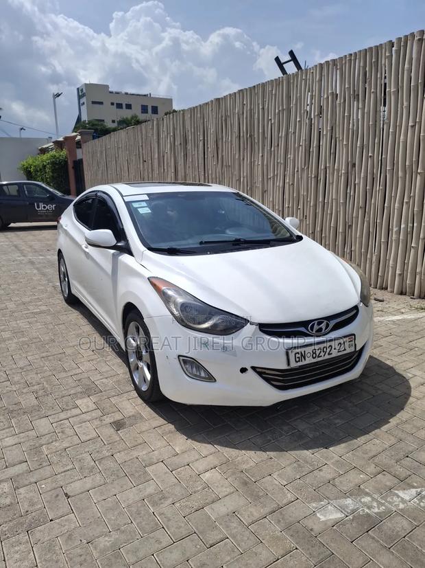 Hyundai Elantra 2012 White