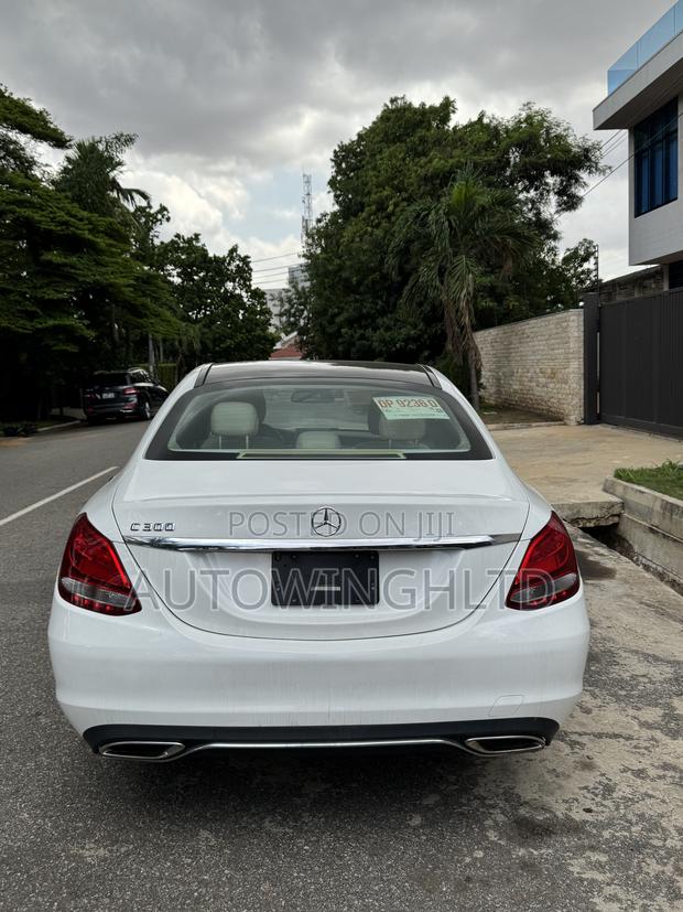 Mercedes-Benz C300 Luxury 4dr RWD Sedan (2.0L 4cyl 7A) 2015 White