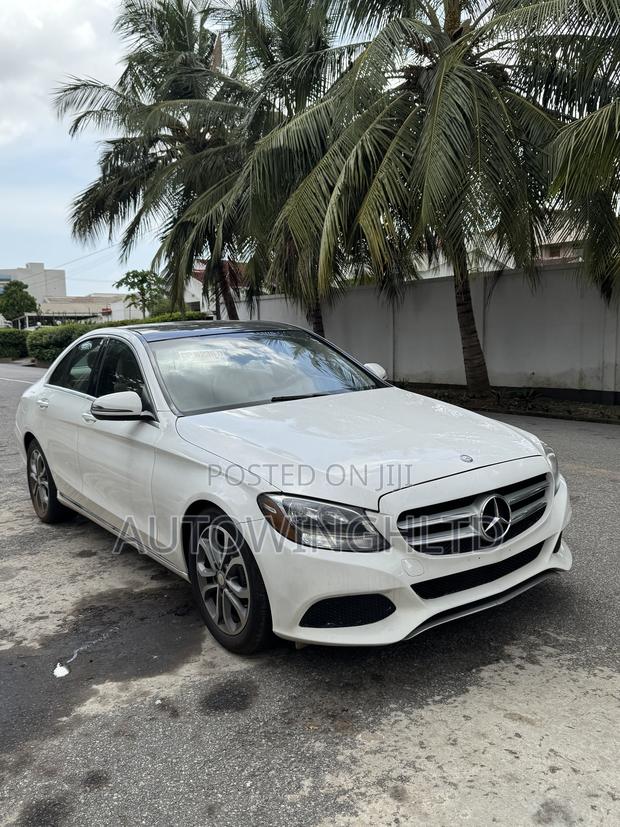 Mercedes-Benz C300 Luxury 4dr RWD Sedan (2.0L 4cyl 7A) 2015 White