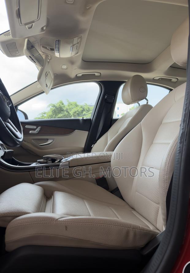 Mercedes-Benz C300 2020 Red