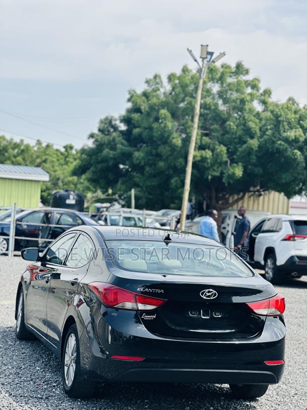 Hyundai Elantra SE Sedan FWD (1.8L 4cyl 6A) 2016 Black