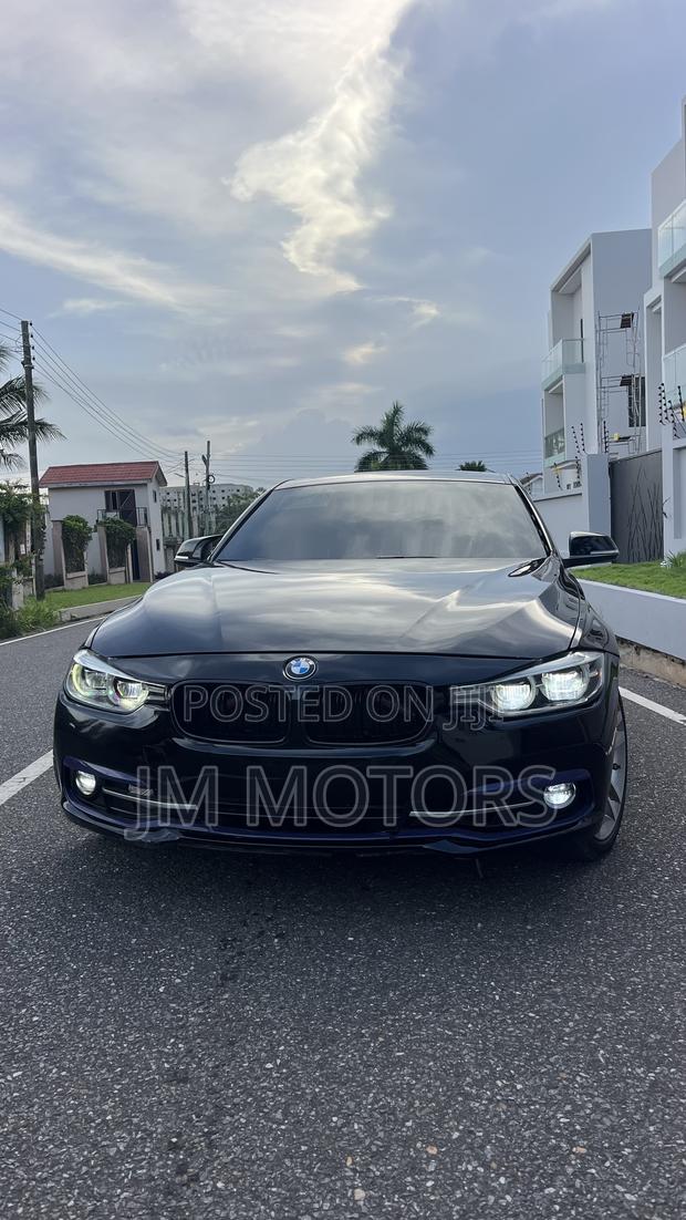 BMW 330i 2018 Black