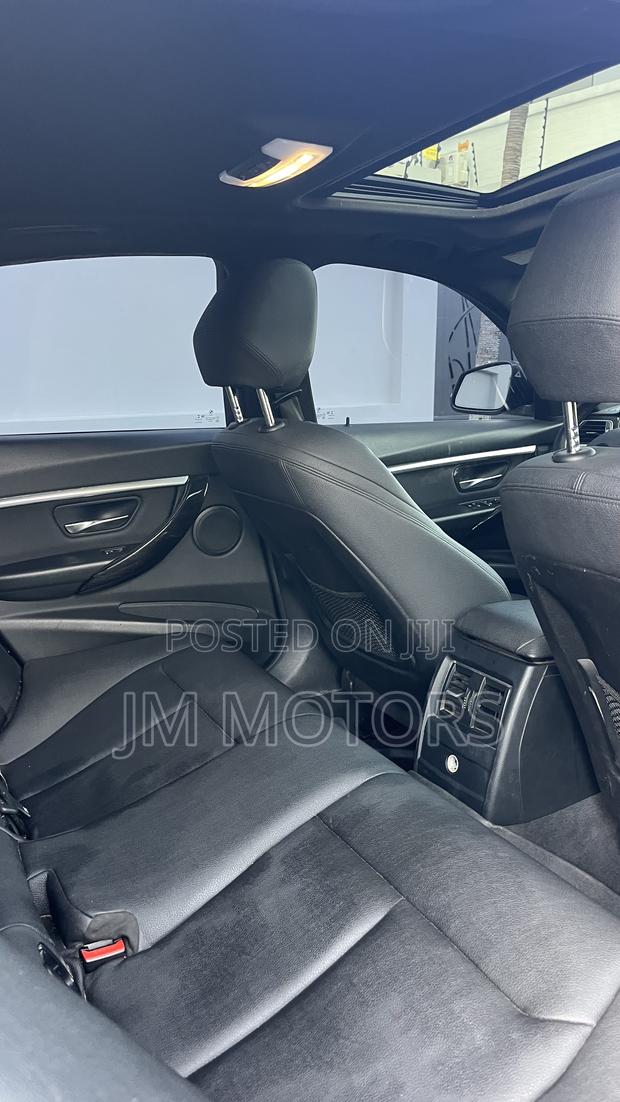 BMW 330i 2018 Black