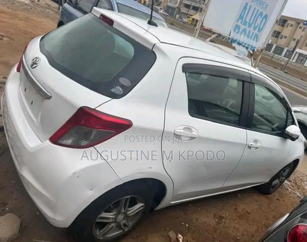 Toyota Vitz 2012 White