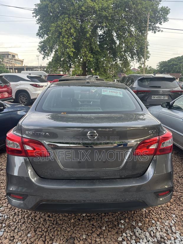 Nissan Sentra 2018 Gray