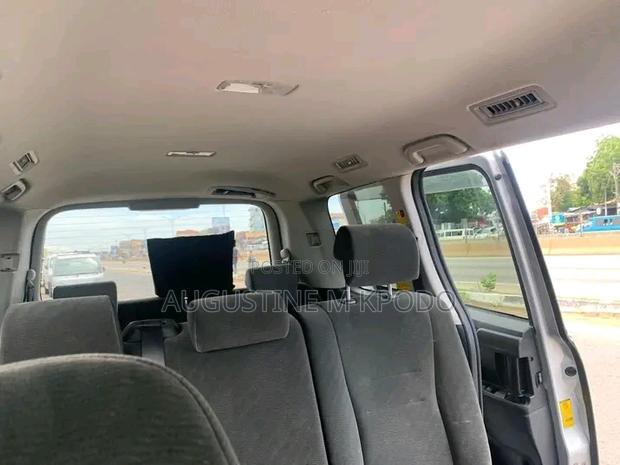 Toyota Voxy 2010 Silver