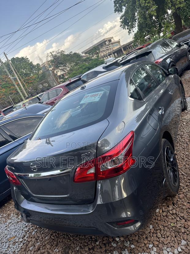 Nissan Sentra 2018 Gray