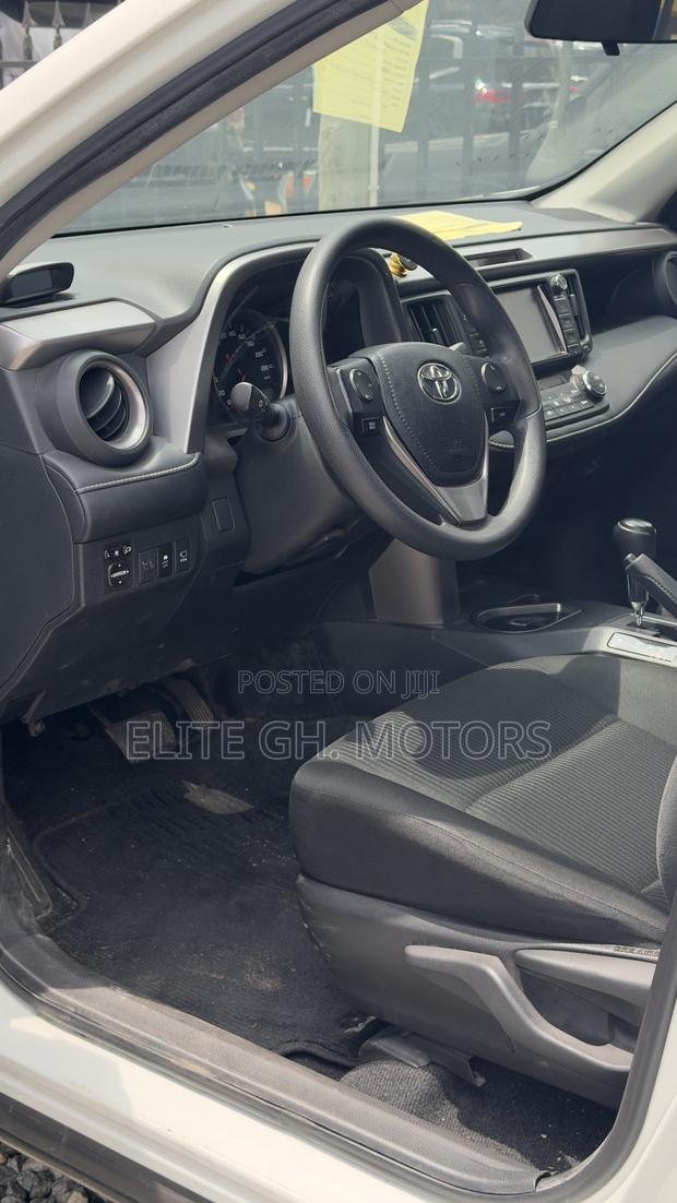 Toyota RAV4 2018 White