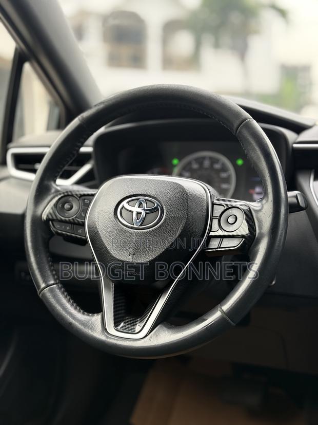 Toyota Corolla LE 2020 Green