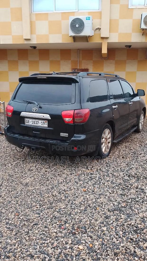 Toyota Sequoia Platinum 4dr SUV (5.7L 8cyl 6A) 2012 Black