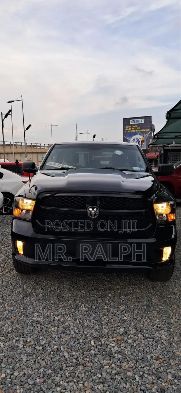 RAM 1500 2017 Black