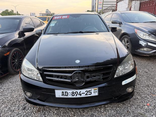Mercedes-Benz C300 Luxury Sedan RWD (3.0L 6cyl 7A) 2011 Black