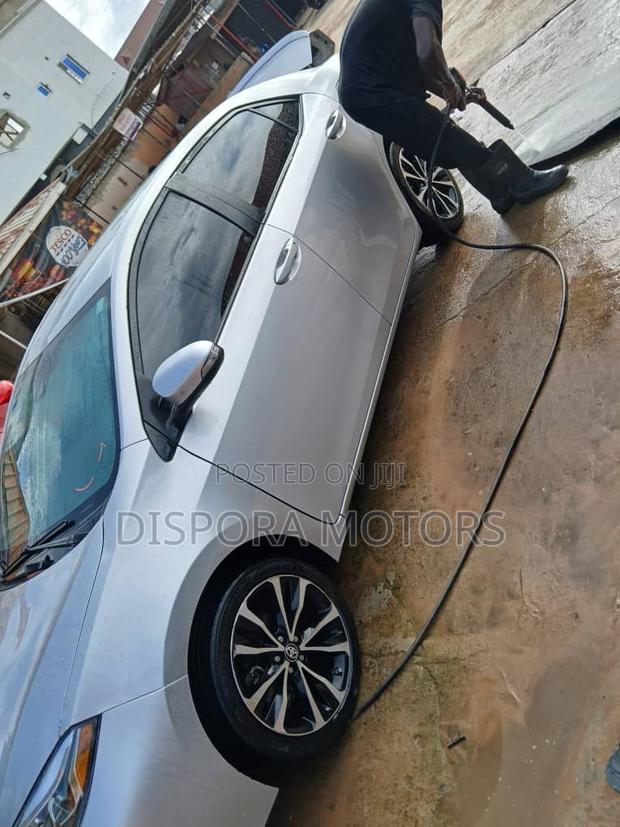 Toyota Corolla 2017 Gray
