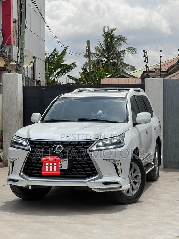 Lexus LX 570 2011 White