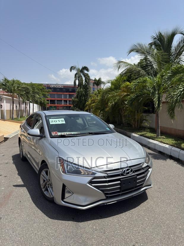 Hyundai Elantra SEL 2019 Silver