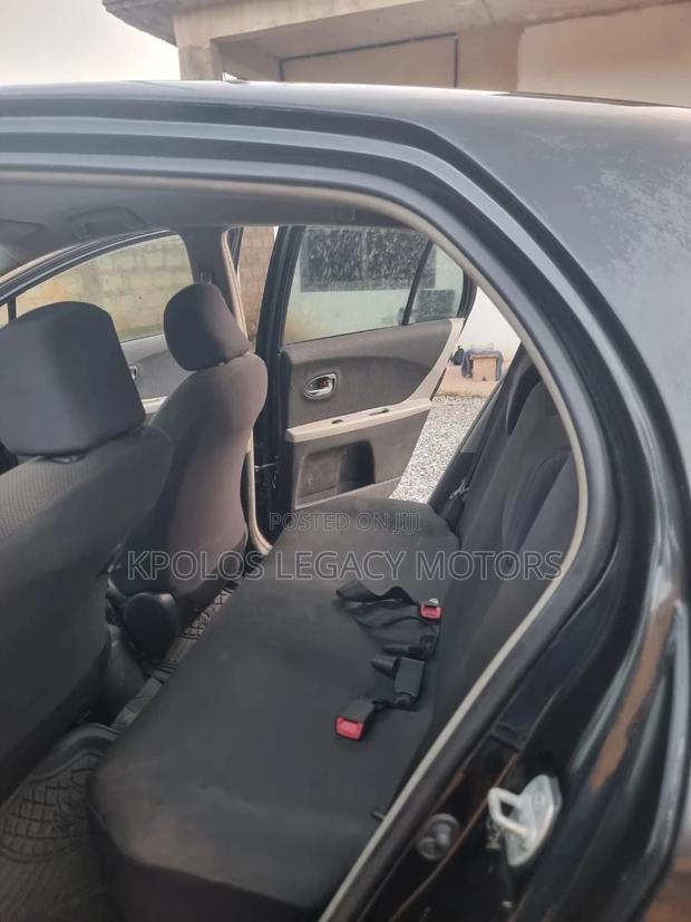 Toyota Vitz 1.3 FWD 5dr 2010 Black