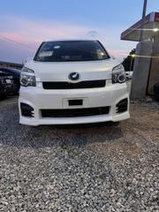 Toyota Voxy 2013 White for sale