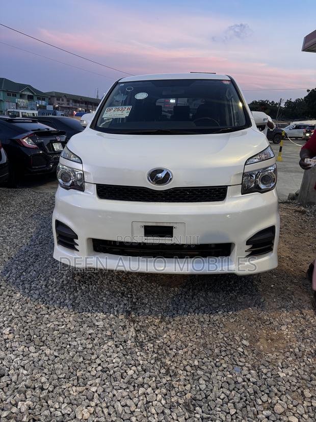 Toyota Voxy 2013 White