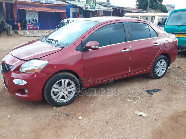 Toyota Yaris 2010 Red