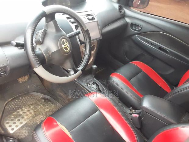 Toyota Yaris 2010 Red
