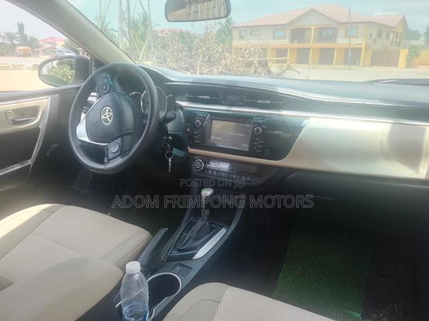Toyota Corolla 2015 White