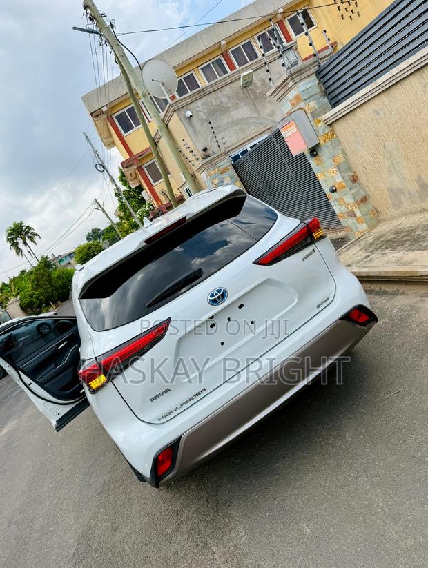 Toyota Highlander XLE 2021 White