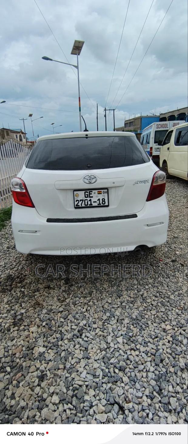 Toyota Matrix L Hatchback FWD (1.8L 4cyl 5M) 2012 White