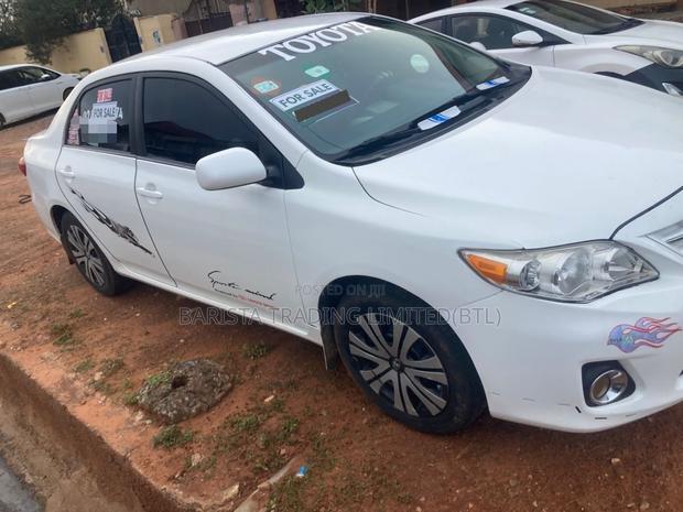 Toyota Corolla LE 4dr Sedan (1.8L 4cyl 4A) 2013 White