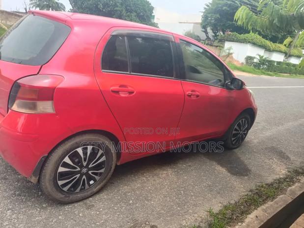 Toyota Vitz 2010 Red