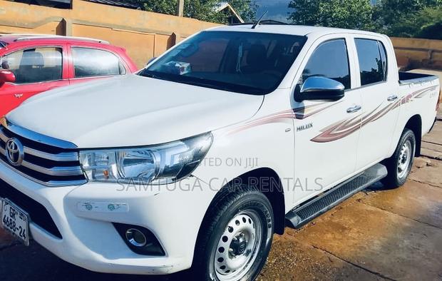 Toyota Hilux 2017 White