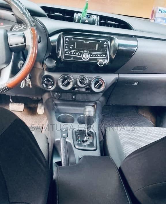 Toyota Hilux 2017 White