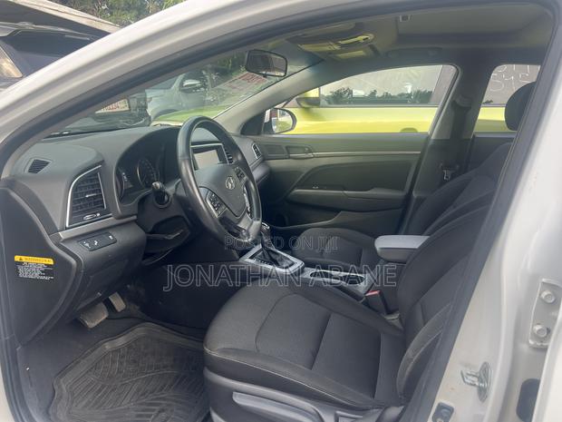 Hyundai Elantra 2017 White