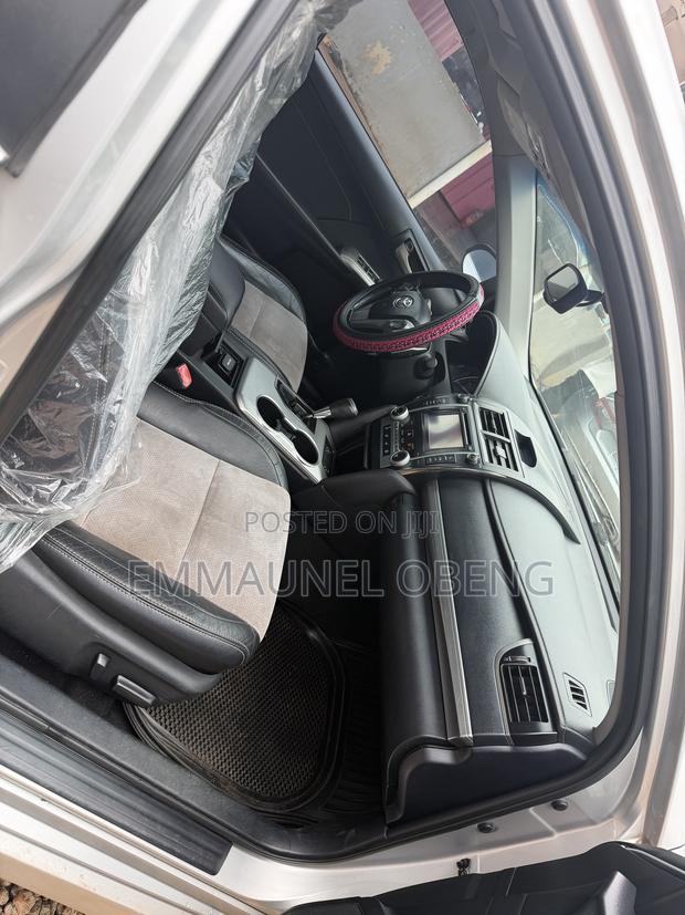 Toyota Camry XLE 4dr Sedan (2.5L 4cyl 6A) 2014 Silver